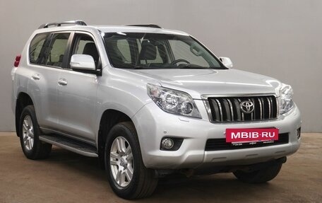 Toyota Land Cruiser Prado 150 рестайлинг 2, 2013 год, 2 670 000 рублей, 3 фотография
