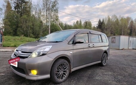 Toyota ISis I, 2012 год, 1 570 000 рублей, 2 фотография