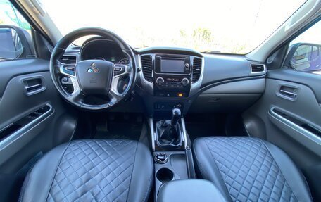 Mitsubishi L200 IV рестайлинг, 2017 год, 2 350 000 рублей, 25 фотография