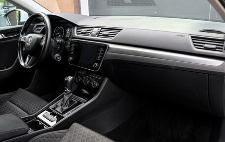 Skoda Superb III рестайлинг, 2019 год, 1 755 000 рублей, 9 фотография