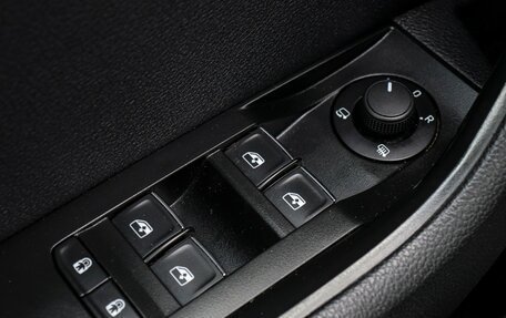 Skoda Superb III рестайлинг, 2019 год, 1 755 000 рублей, 19 фотография