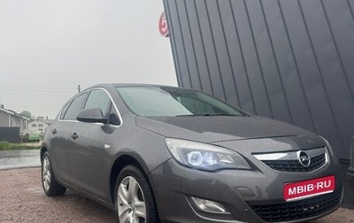 Opel Astra J, 2010 год, 649 000 рублей, 1 фотография
