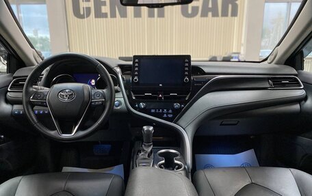 Toyota Camry, 2021 год, 2 950 000 рублей, 10 фотография