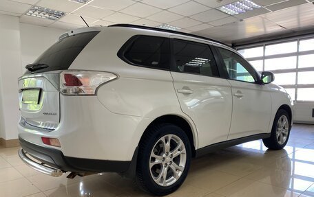 Mitsubishi Outlander III рестайлинг 3, 2013 год, 1 499 999 рублей, 5 фотография