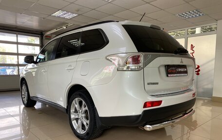 Mitsubishi Outlander III рестайлинг 3, 2013 год, 1 499 999 рублей, 8 фотография