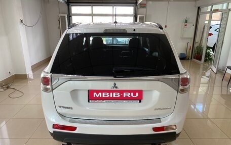 Mitsubishi Outlander III рестайлинг 3, 2013 год, 1 499 999 рублей, 7 фотография