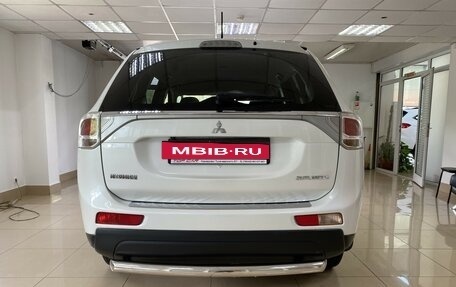 Mitsubishi Outlander III рестайлинг 3, 2013 год, 1 499 999 рублей, 6 фотография
