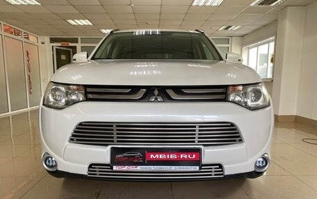 Mitsubishi Outlander III рестайлинг 3, 2013 год, 1 499 999 рублей, 2 фотография