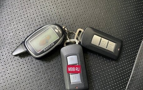 Mitsubishi Outlander III рестайлинг 3, 2013 год, 1 499 999 рублей, 21 фотография