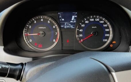 Hyundai Solaris II рестайлинг, 2011 год, 670 000 рублей, 7 фотография