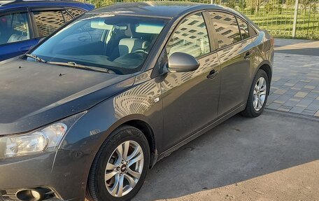Chevrolet Cruze II, 2012 год, 700 000 рублей, 3 фотография