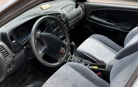 Mitsubishi Mirage VI рестайлинг, 2001 год, 250 000 рублей, 7 фотография