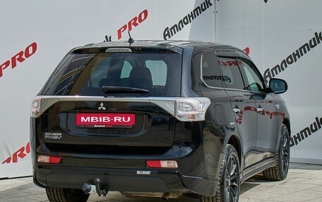 Mitsubishi Outlander III рестайлинг 3, 2013 год, 1 690 000 рублей, 6 фотография
