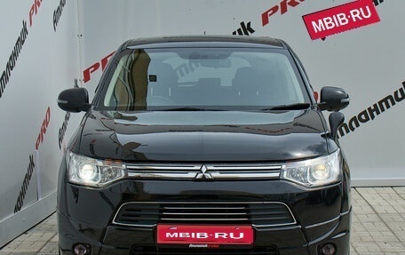 Mitsubishi Outlander III рестайлинг 3, 2013 год, 1 690 000 рублей, 2 фотография