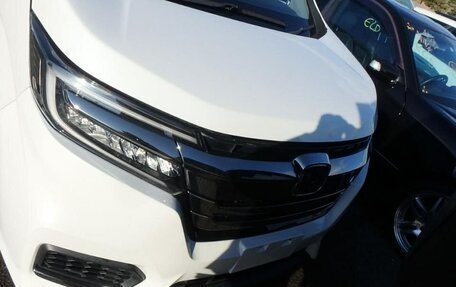 Honda Stepwgn IV, 2018 год, 2 650 000 рублей, 2 фотография