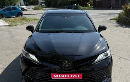 Toyota Camry, 2019 год, 2 700 000 рублей, 1 фотография