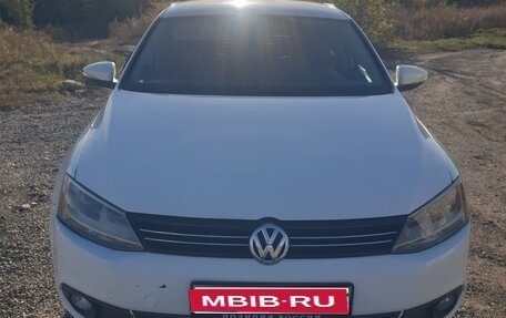 Volkswagen Jetta VI, 2013 год, 970 000 рублей, 1 фотография