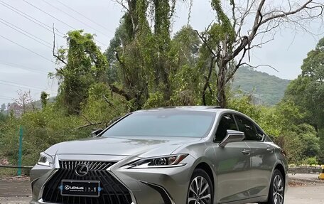 Lexus ES VII, 2022 год, 3 950 000 рублей, 1 фотография