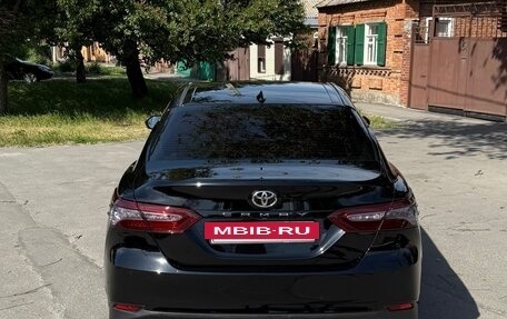 Toyota Camry, 2019 год, 2 700 000 рублей, 4 фотография