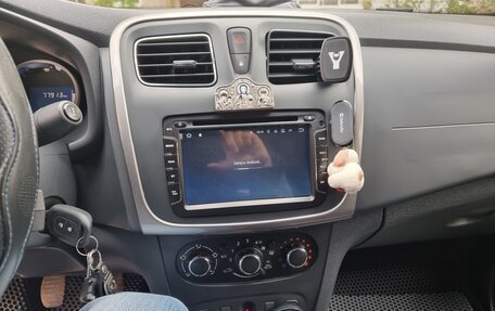 Renault Logan II, 2016 год, 1 000 000 рублей, 9 фотография