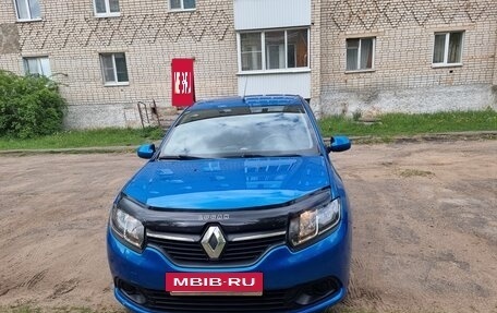 Renault Logan II, 2016 год, 1 000 000 рублей, 4 фотография