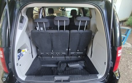 Dodge Caravan V, 2010 год, 1 050 000 рублей, 14 фотография