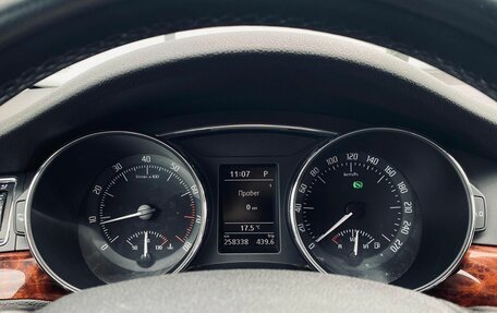 Skoda Superb III рестайлинг, 2011 год, 1 070 000 рублей, 18 фотография
