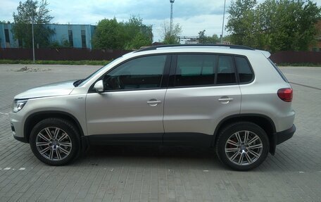 Volkswagen Tiguan I, 2014 год, 2 200 000 рублей, 2 фотография