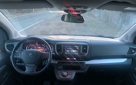 Peugeot Traveller I, 2020 год, 3 800 000 рублей, 9 фотография