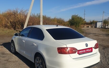 Volkswagen Jetta VI, 2013 год, 970 000 рублей, 4 фотография