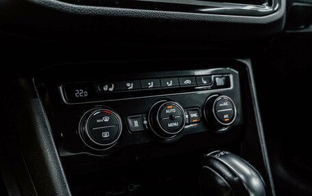 Volkswagen Tiguan II, 2018 год, 2 499 000 рублей, 21 фотография