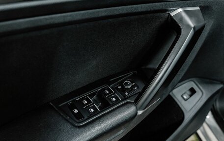 Volkswagen Tiguan II, 2018 год, 2 499 000 рублей, 24 фотография