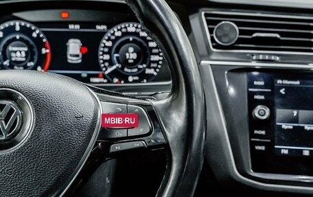 Volkswagen Tiguan II, 2018 год, 2 499 000 рублей, 15 фотография