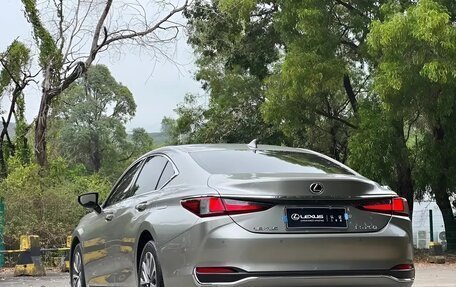 Lexus ES VII, 2022 год, 3 950 000 рублей, 6 фотография