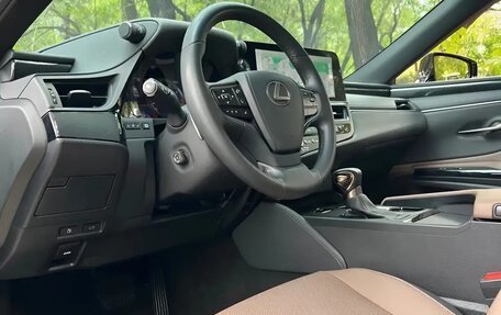 Lexus ES VII, 2022 год, 3 950 000 рублей, 13 фотография