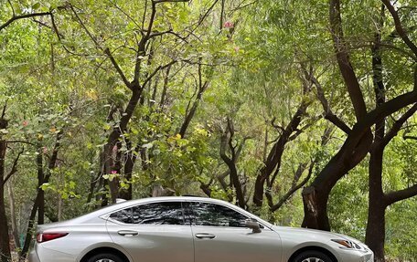 Lexus ES VII, 2022 год, 3 950 000 рублей, 7 фотография