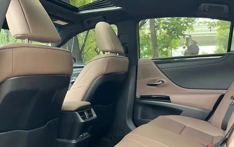 Lexus ES VII, 2022 год, 3 950 000 рублей, 15 фотография