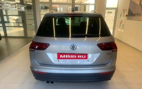 Volkswagen Tiguan II, 2019 год, 3 180 000 рублей, 5 фотография