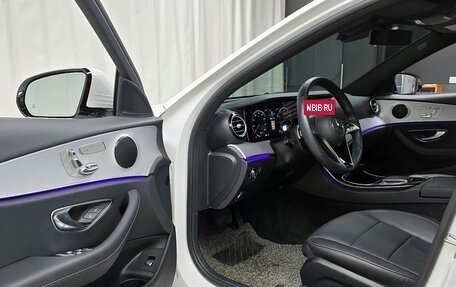 Mercedes-Benz E-Класс, 2021 год, 3 200 000 рублей, 11 фотография