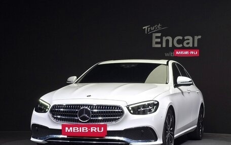 Mercedes-Benz E-Класс, 2021 год, 3 200 000 рублей, 3 фотография