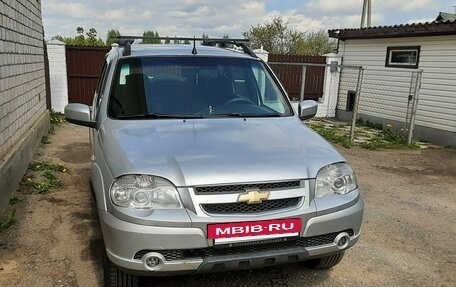 Chevrolet Niva I рестайлинг, 2012 год, 580 000 рублей, 2 фотография