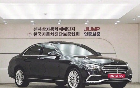 Mercedes-Benz E-Класс, 2021 год, 3 250 000 рублей, 4 фотография