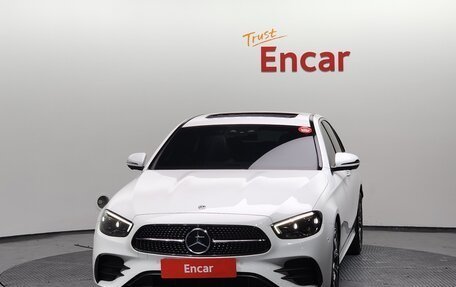 Mercedes-Benz E-Класс, 2020 год, 3 450 000 рублей, 3 фотография