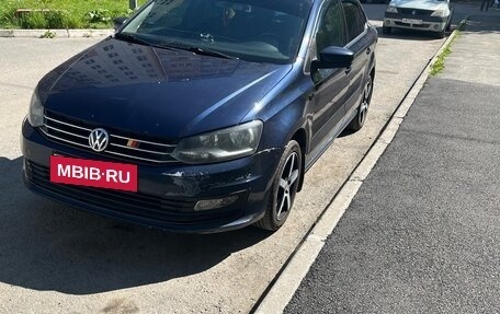 Volkswagen Polo VI (EU Market), 2015 год, 950 000 рублей, 2 фотография