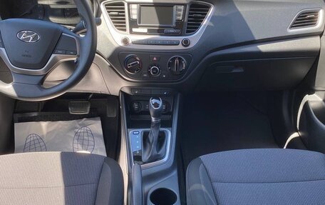 Hyundai Solaris II рестайлинг, 2018 год, 1 650 000 рублей, 7 фотография