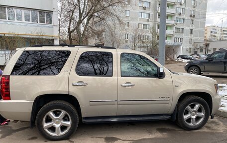 Chevrolet Tahoe III, 2011 год, 1 850 000 рублей, 4 фотография