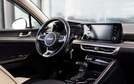 KIA K5, 2022 год, 1 999 000 рублей, 20 фотография