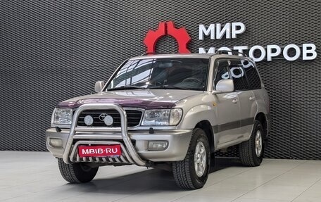 Toyota Land Cruiser 100 рестайлинг 2, 2002 год, 1 385 000 рублей, 1 фотография
