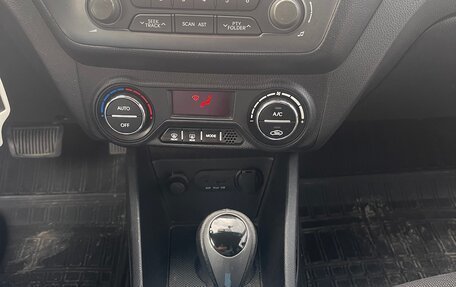 KIA Rio III рестайлинг, 2012 год, 800 000 рублей, 8 фотография