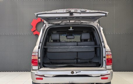Toyota Land Cruiser 100 рестайлинг 2, 2002 год, 1 385 000 рублей, 8 фотография